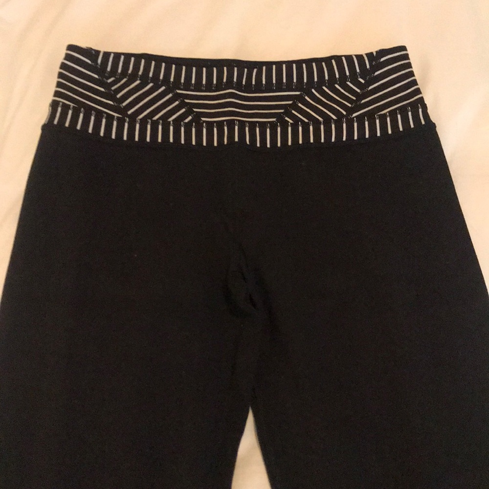 LULULEMON GROOVE PANT. Size 4